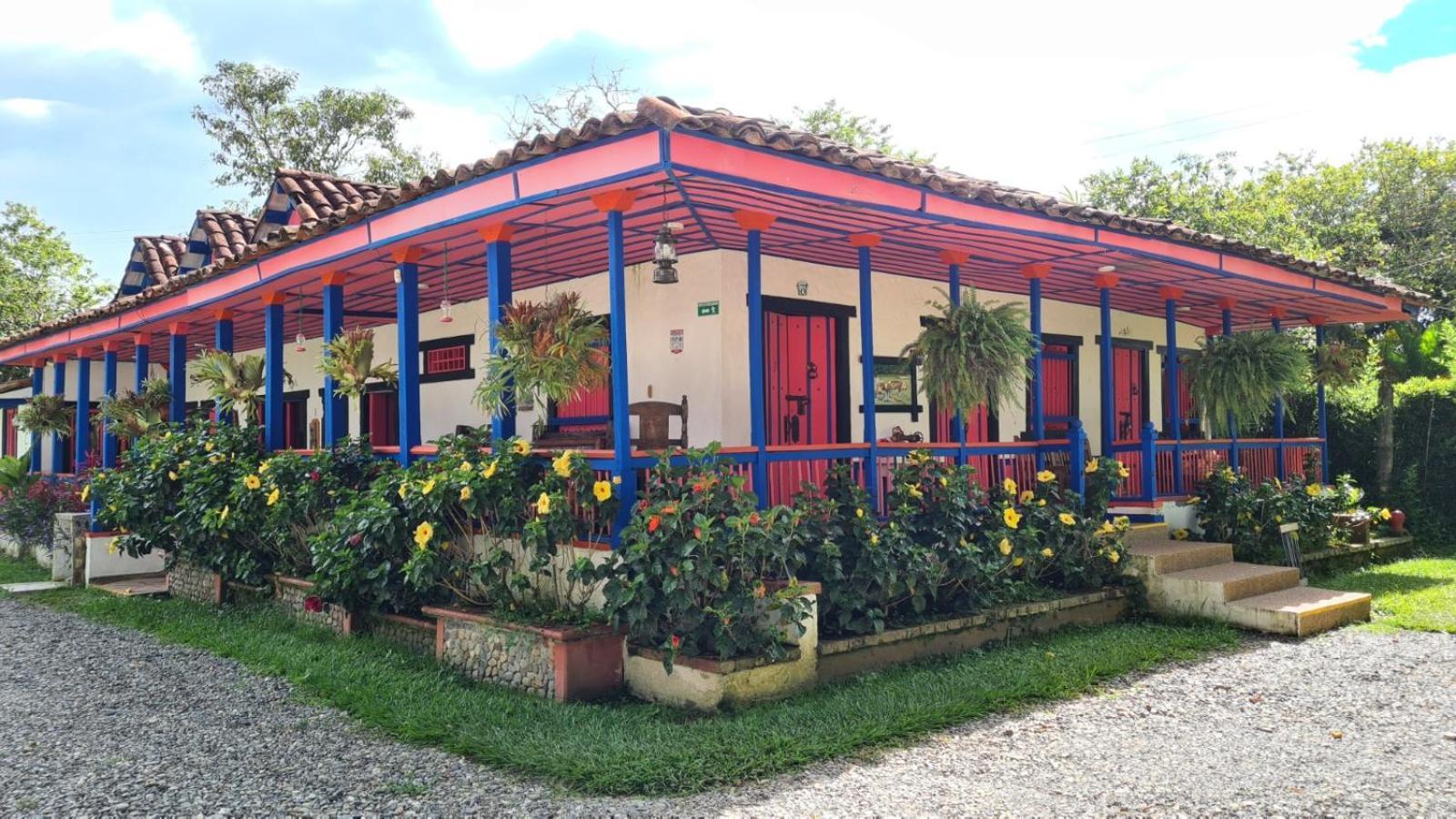 El Percal Hacienda Hotel Монтенегро Экстерьер фото