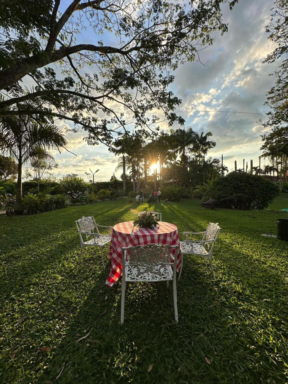 El Percal Hacienda Hotel Монтенегро Экстерьер фото