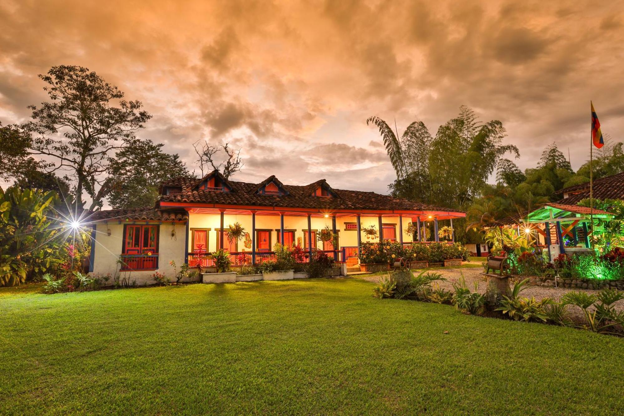 El Percal Hacienda Hotel Монтенегро Экстерьер фото